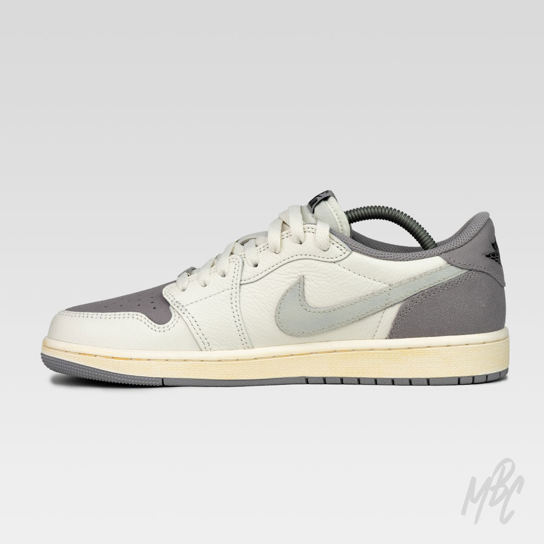 Reverse Swoosh - Jordan 1 Low OG Custom