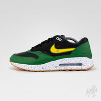 Lateral view of Putting Greens Air Max 1 custom golf shoe featuring golf course inspired colours, gum outsole and Air Max cushioning