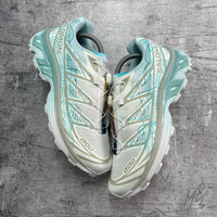 Top view Waveform Salomon XT-6 custom with blue dip dyed heel and wave artwork