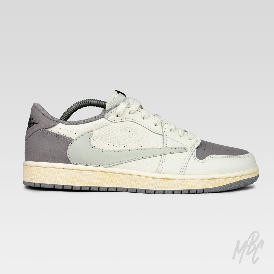 Reverse Swoosh - Jordan 1 Low OG Custom Trainers â MattB Customs