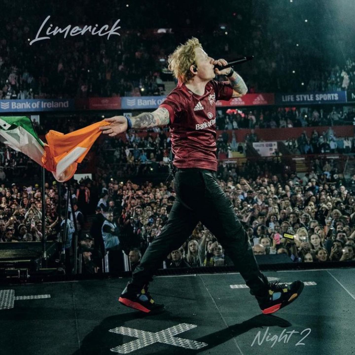 Ed Sheeran famous celebrity musician wearing MattB Customs customised trainers on stage for his tour