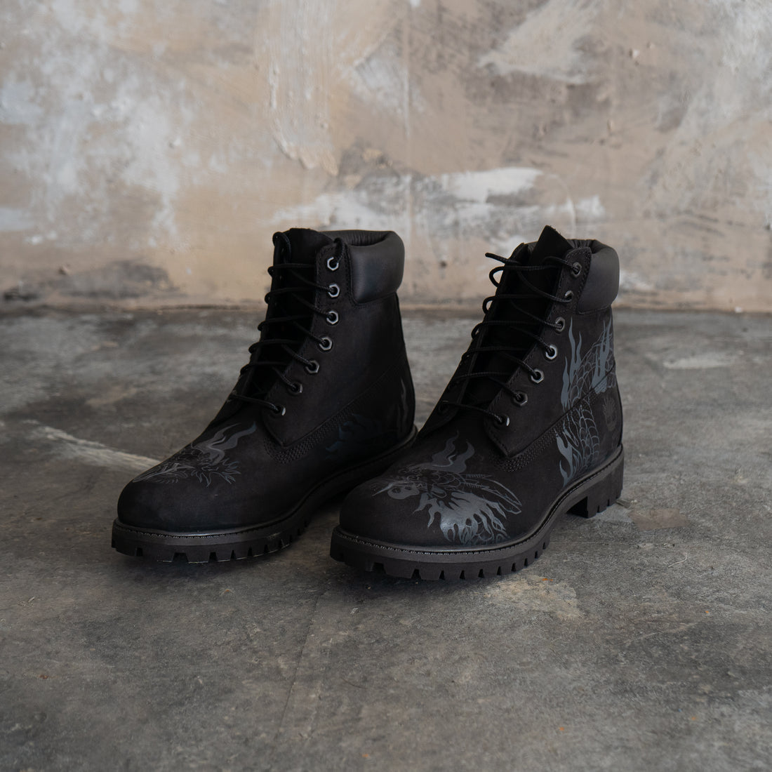 Flaming Dragon - Timberland Black Boot Custom