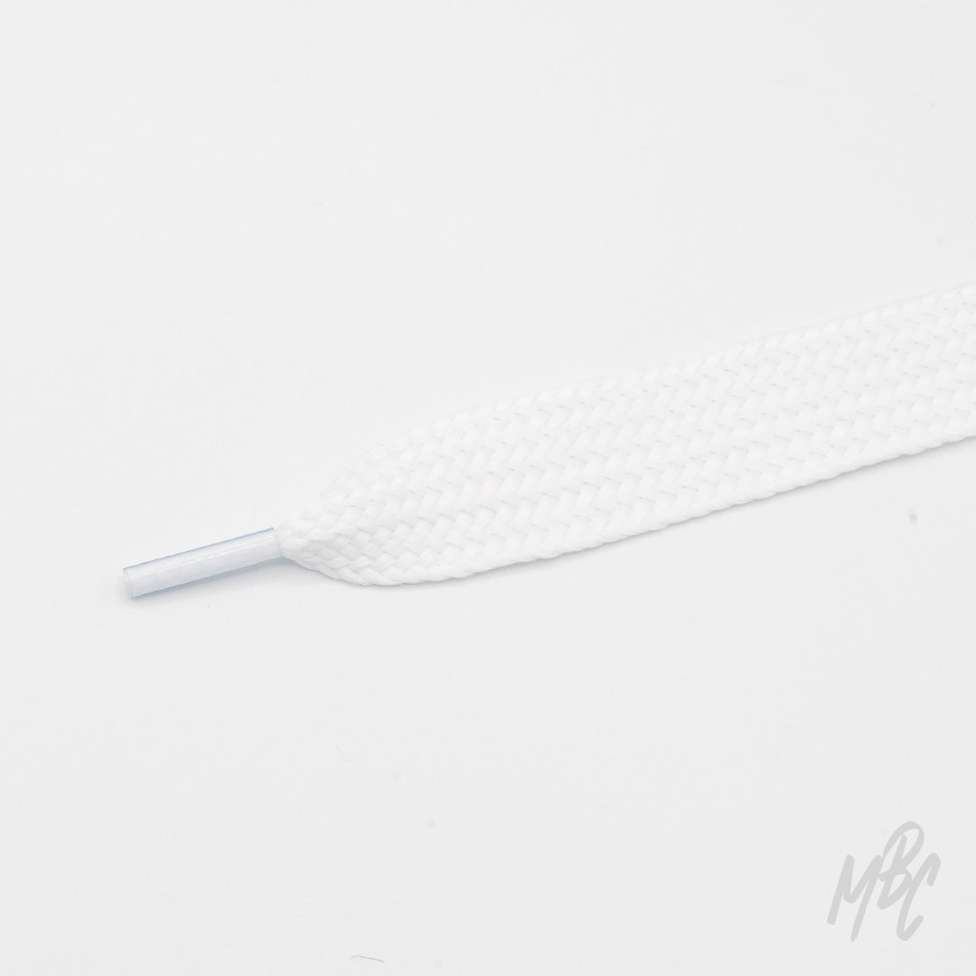 Close-up of a wide white shoelace with a thick woven texture and clear plastic aglet on a white background.