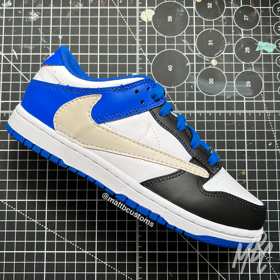 Reverse Swoosh - (Create Your Own) Dunk Low Custom
