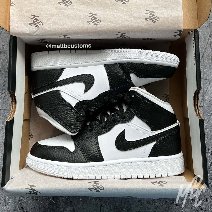 Black OG Colourway - Jordan 1 Mid | UK 3 Nike Sneakers